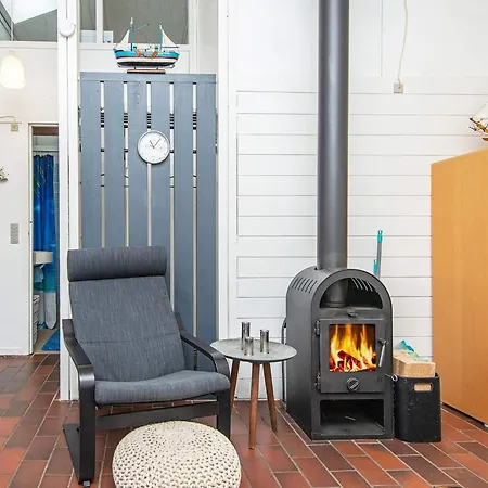 4 Person In * 아벤라